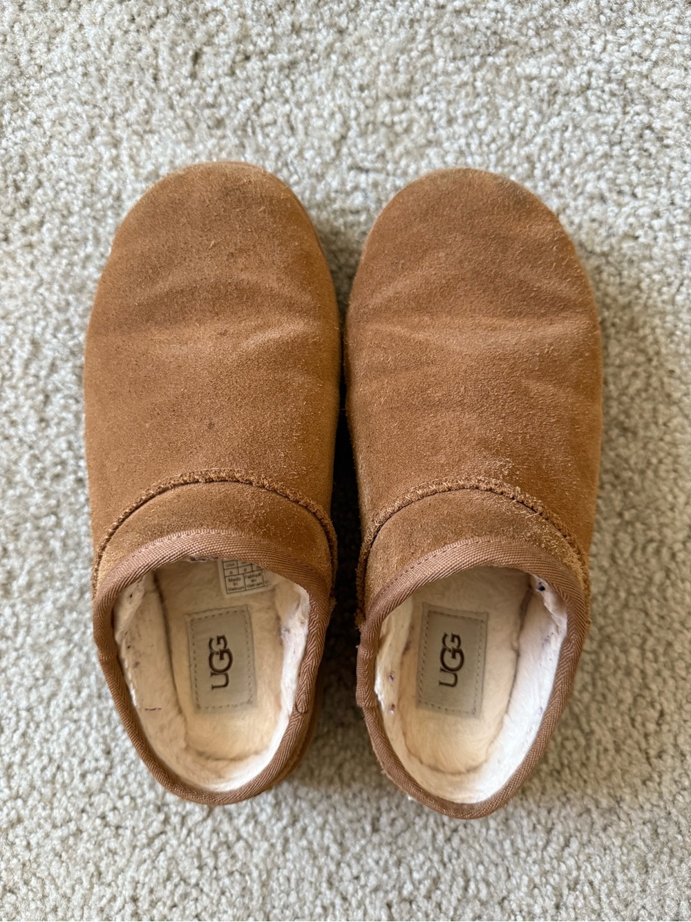 UGG Women’s Classic Slipper in Chestnut size 8